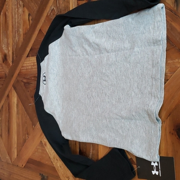 ADIDAS & Under Armour tops for boys - Picture 6 of 6